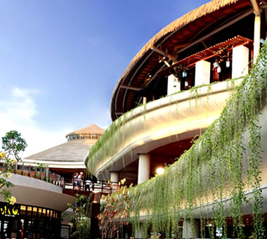 New beachfront mall in Bali at Kuta beach